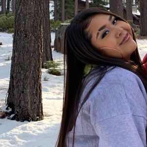 Meet your Posher, Alyssa